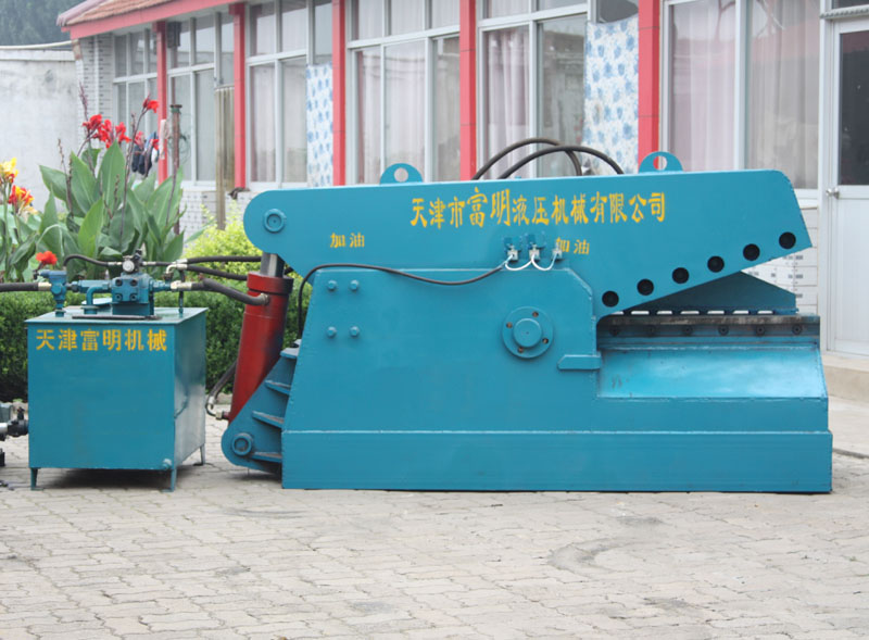 鱷魚(yú)式剪切機(jī)