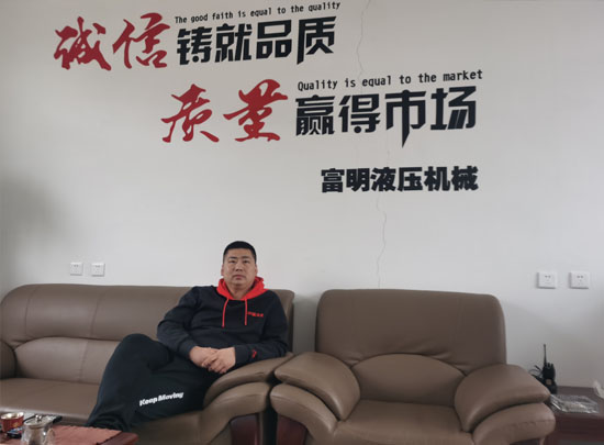 金屬破碎機,鋼筋切粒機,非金屬打包機,廢鋼抓鋼機,龍門式廢鋼剪切機.jpg